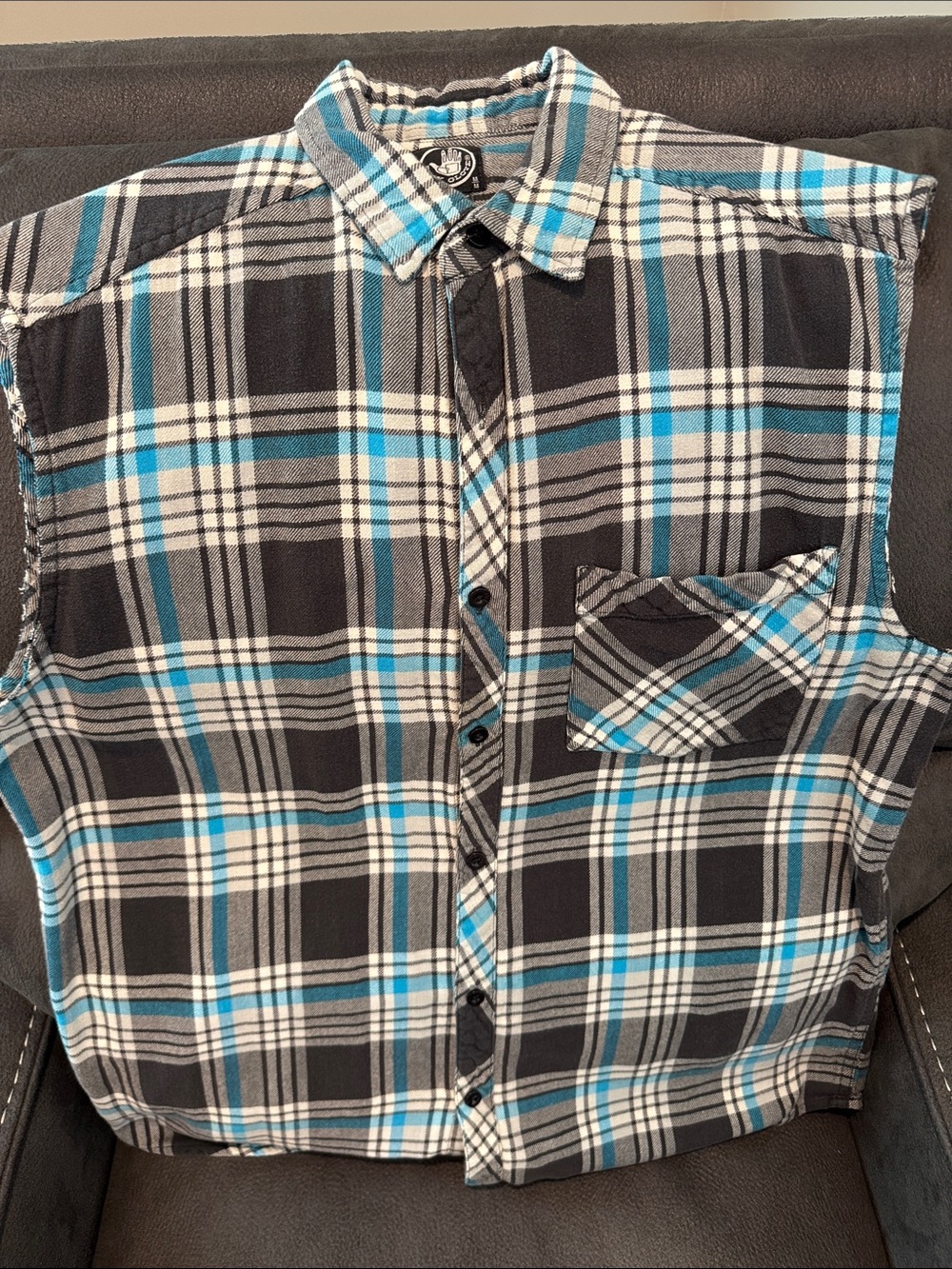 Body Glove Black, Gray, White & Teal Plaid Sleeveless Shirt